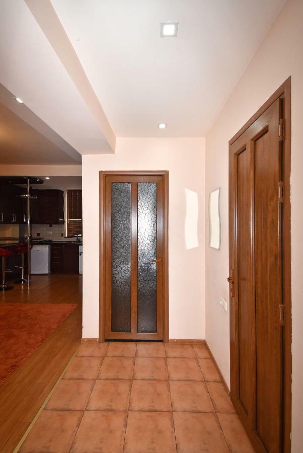Apartments In Center Of Yerevan,Koghbatsi 1A Street Exterior foto